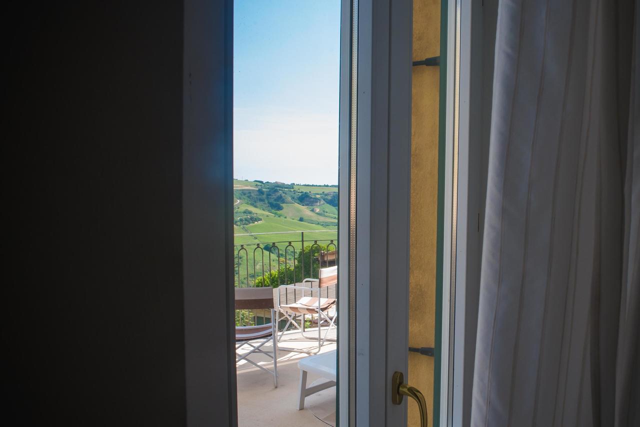 B&B Palazzo Mestichelli Boutique Palace Монтепрандоне Екстериор снимка